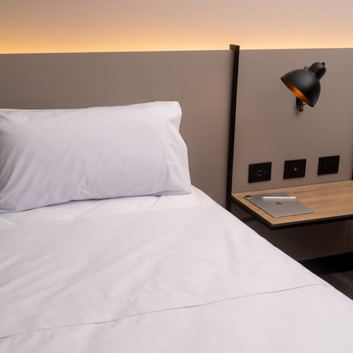 Sábana Plana  250 Hilos Polialgodón Blanco