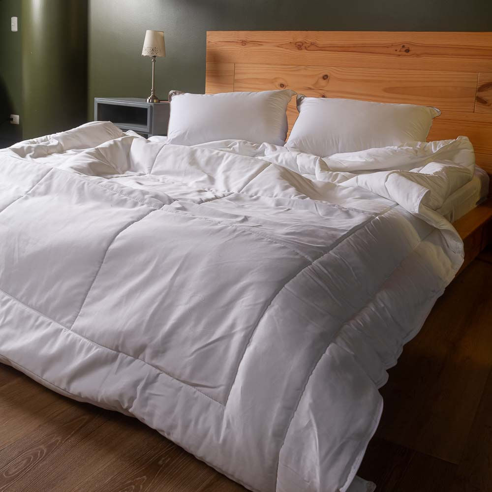cobija-plumon-essencial-poli-nilon-165-x-240-cm-sencillo