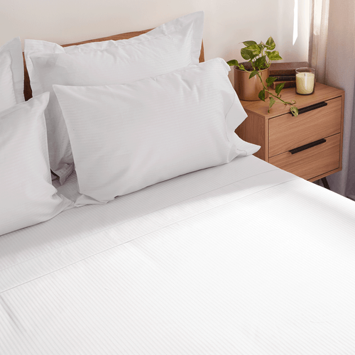 Juego de Sábanas Hotel Experience 250 Hilos Polialgodón Sateen Stripe Blanco