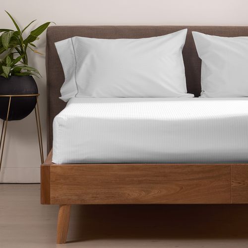 Sábana Ajustable Más Funda(s) Hotel Experience 300 Hilos 100% Sateen Stripe Blanco
